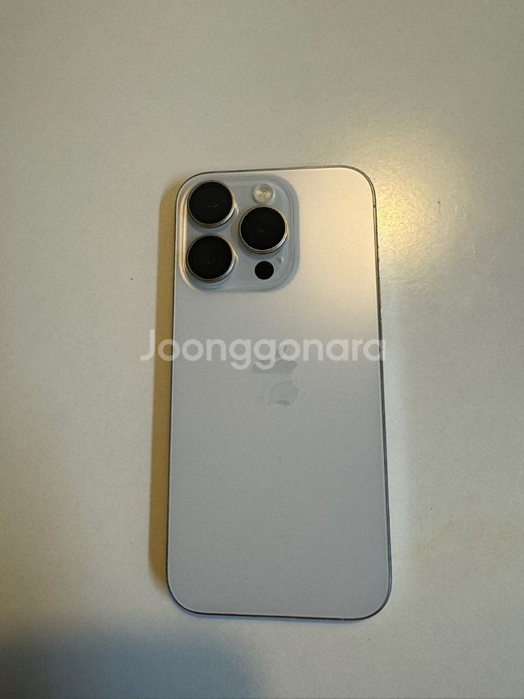 아이폰 15pro 256 팔아요.--1