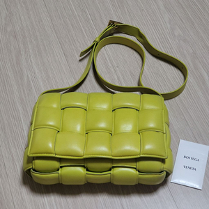 정품 보테가베네타 패디드백