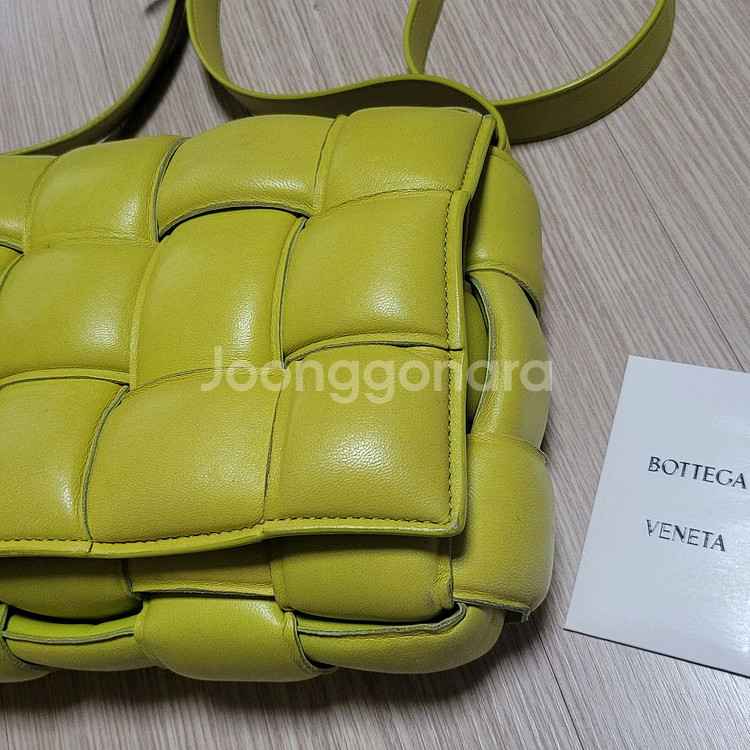 정품 보테가베네타 패디드백--2