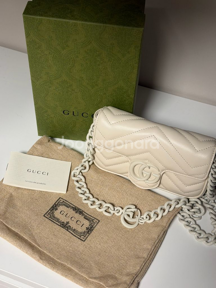 구찌 GG 마몬트 벨트백 (시즌 한정판)--1