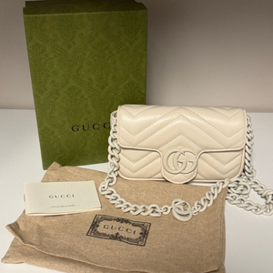 구찌 GG 마몬트 벨트백 (시즌 한정판)