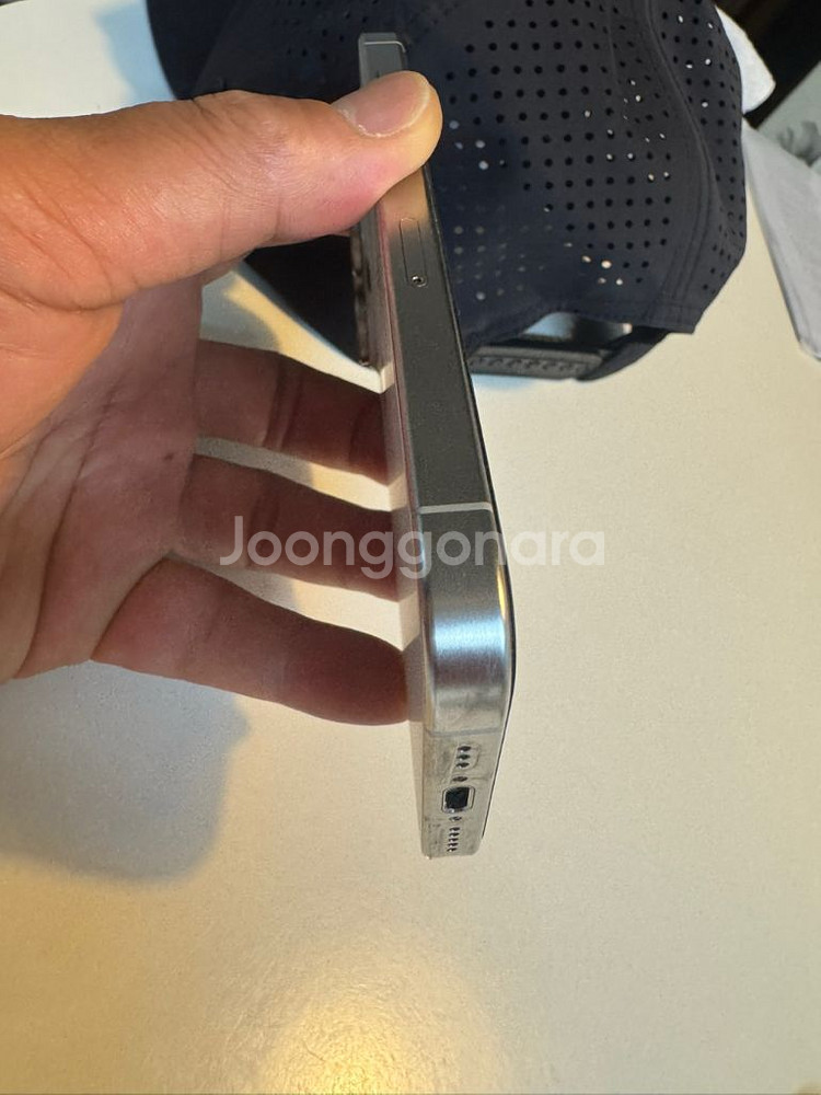 아이폰 15pro 256 팔아요.--4