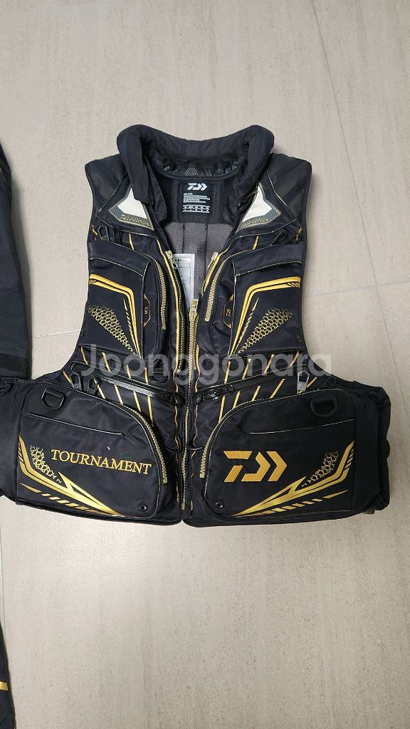 다이와토너먼트낚시복(M) 다이와 토너먼트구명조끼(L)--1