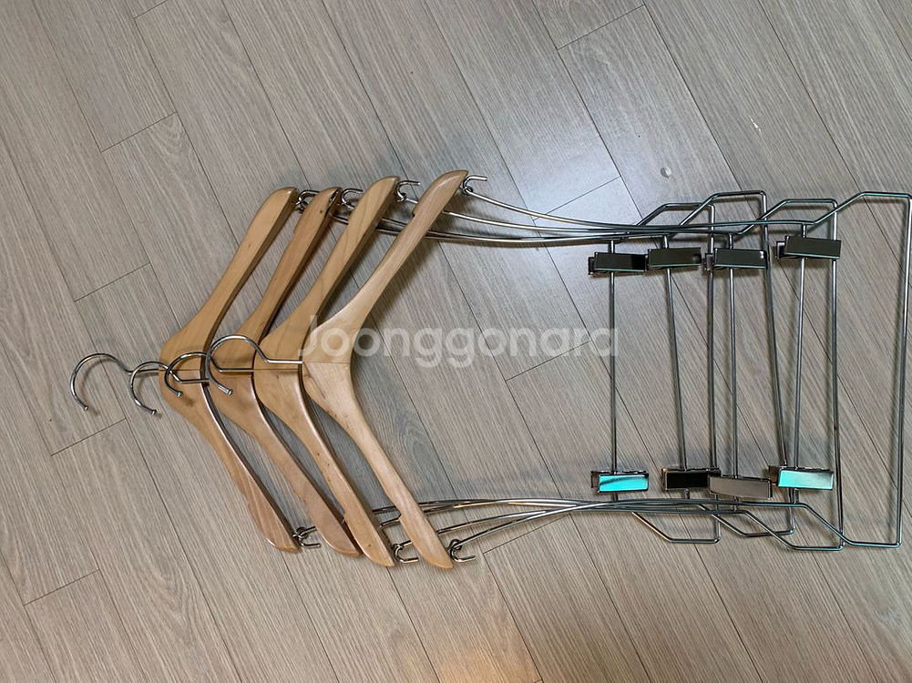 상하의 세트 원목 옷걸이 4개, 8개(총12개) 새것상--9