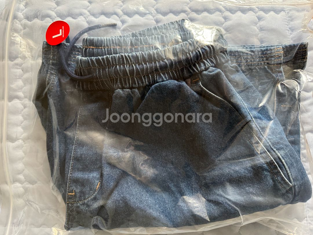 아이앱 스튜디오 데님 쇼츠 딥 블루 L사이즈 팝니다.--0