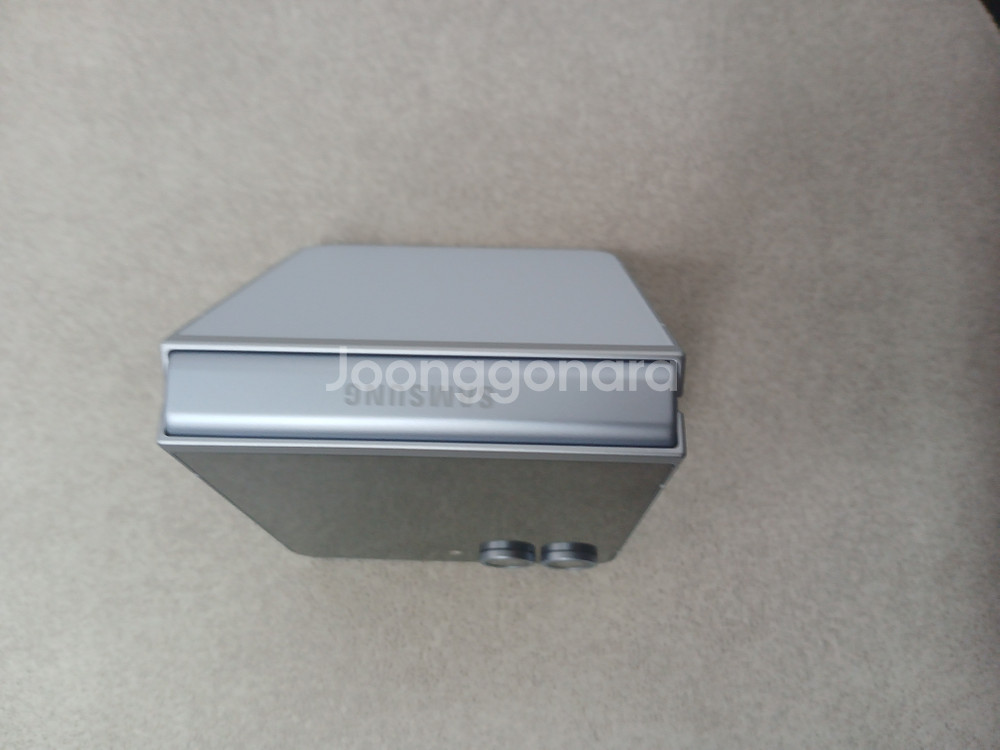 갤럭시Z플립6 256GB 자급제 새폰급 팝니다 .--4