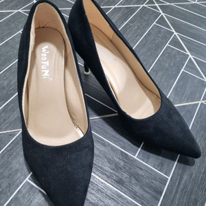 스웨이드 블랙 펌프스힐