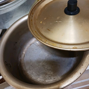 양은남비및 기타 그릇들