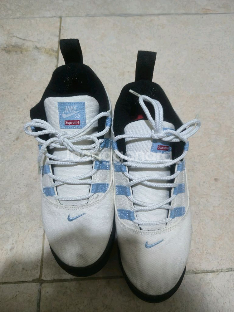 나이키 x 슈프림 sb다윈로우 화이트 280--0