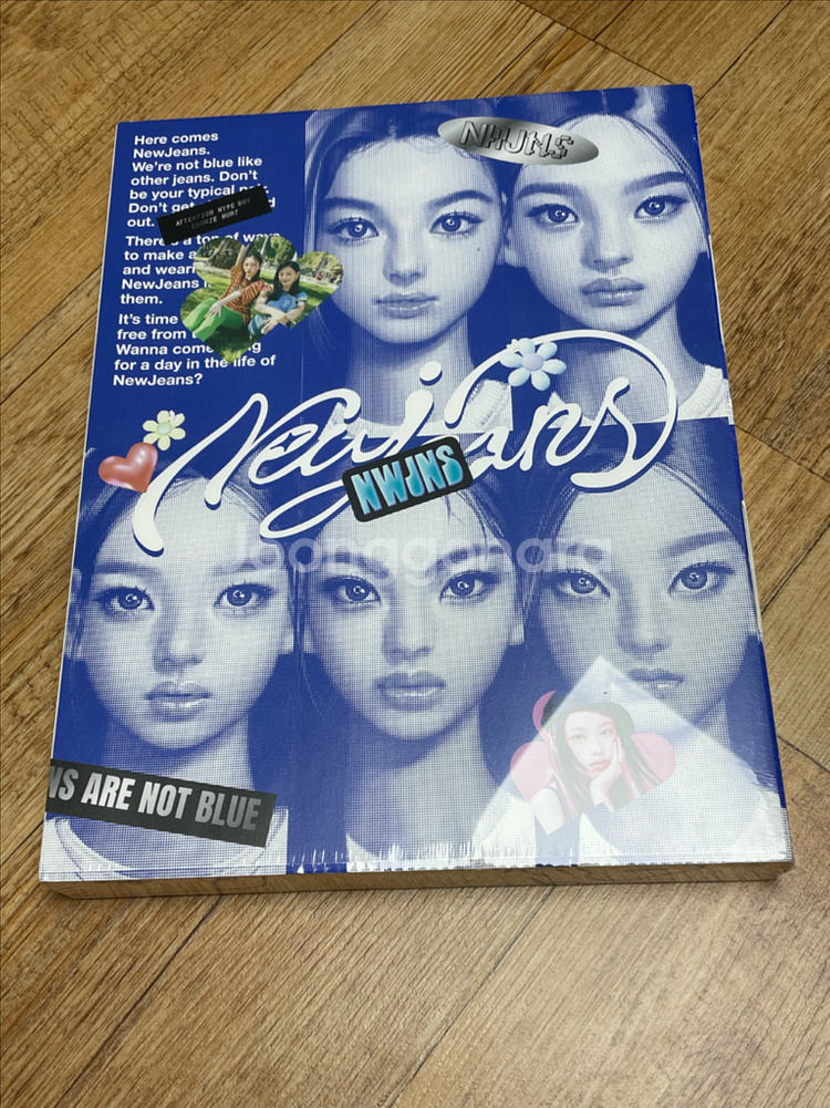 뉴진스 블루북 앨범 단체 하니 미개봉 굿즈--0