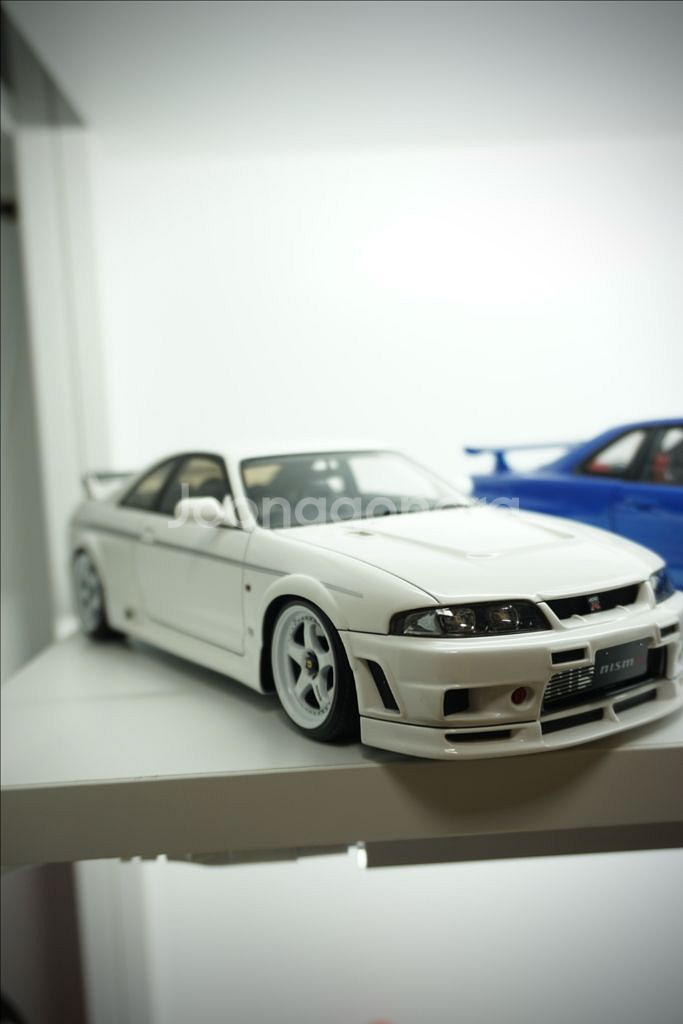 1:18 이그니션 R33팝니다--1