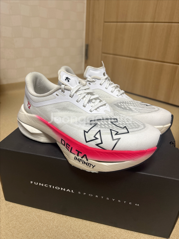 데상트 델타프로 EXP V2 화이트 260--0