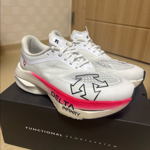 데상트 델타프로 EXP V2 화이트 260