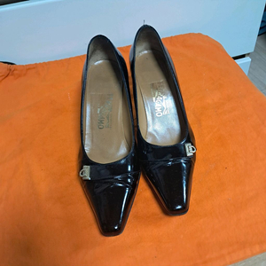 페라가모 블랙 힐 7D사이즈(약 240245)