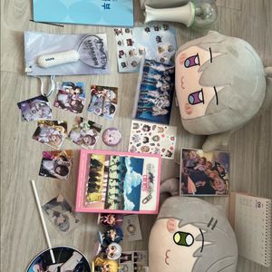 이세계아이돌 공식굿즈 모음