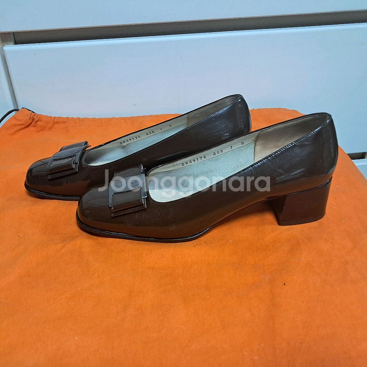 페라가모 펌프스 여성구두 브라운 7D(약 245추천)--1