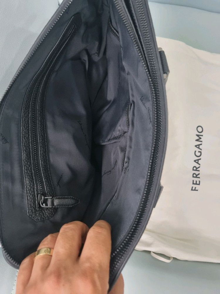 페라가모 비즈니스백--3