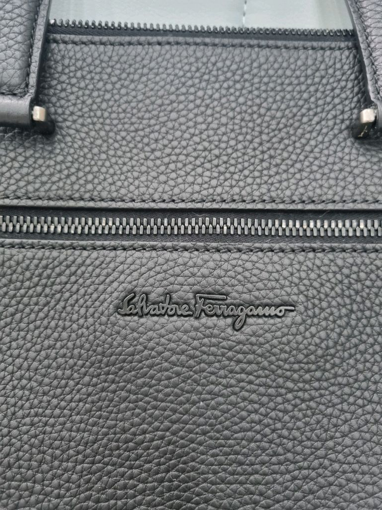 페라가모 비즈니스백--1