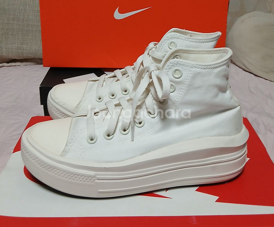 컨버스CONVERSE 하이240 화이트.운동화.스니커즈--1