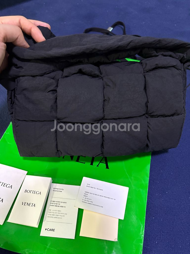 보테가베네타 카세트백 패딩 판매--1