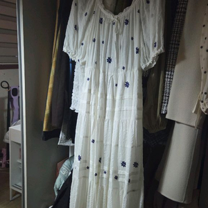 써스데이아일랜드 원피스 새상품 s사이즈