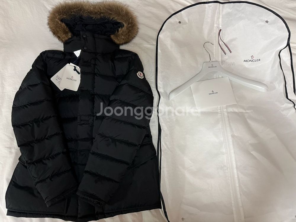 몽클레어 22fw 클루니 블랙4 사이즈(새제품)팝니다.--2