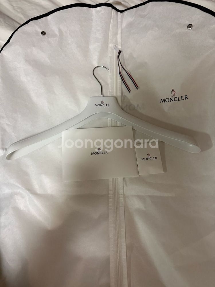 몽클레어 22fw 클루니 블랙4 사이즈(새제품)팝니다.--7