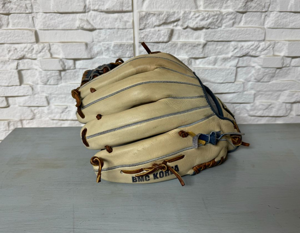BMC 트러스트 내야 11.75인치 야구 글러브 이미지
