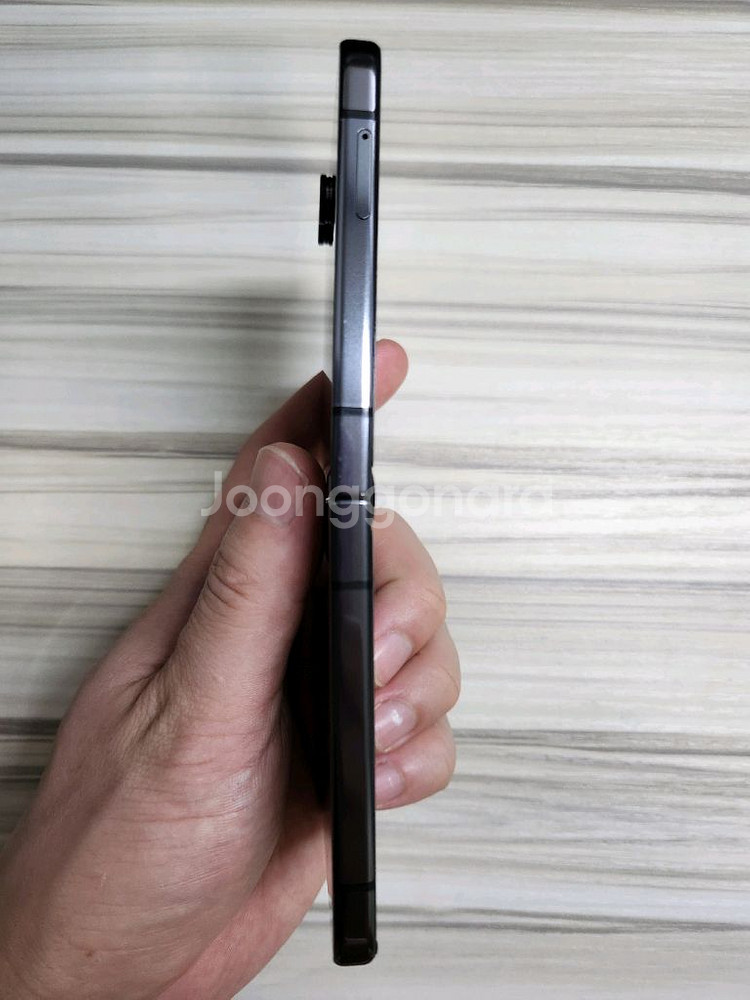 갤럭시 z플립5 256G 그라파이트 외관S급 판매합니다--4