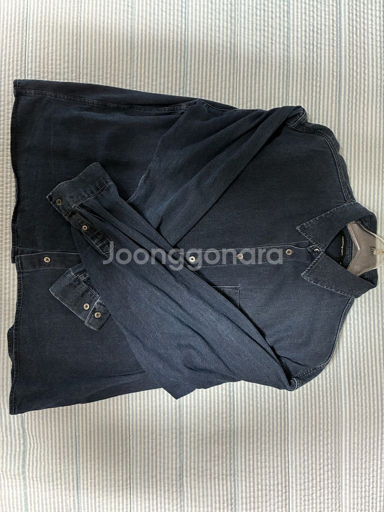 [3]해칭룸 크롭 셔츠 워시드 딥블루 컬러 팝니다.--2