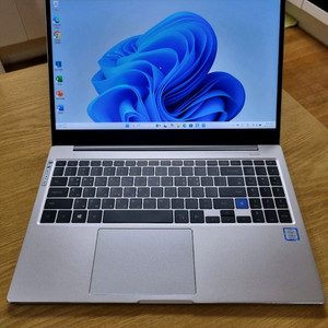 삼성 노트북7 15.6인치 i3 램8 ssd256