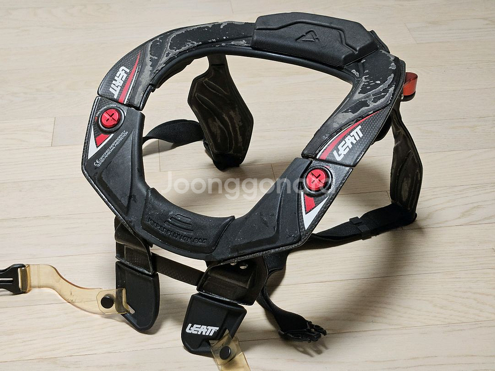Leatt STX RR Carbon Neck Brace--0