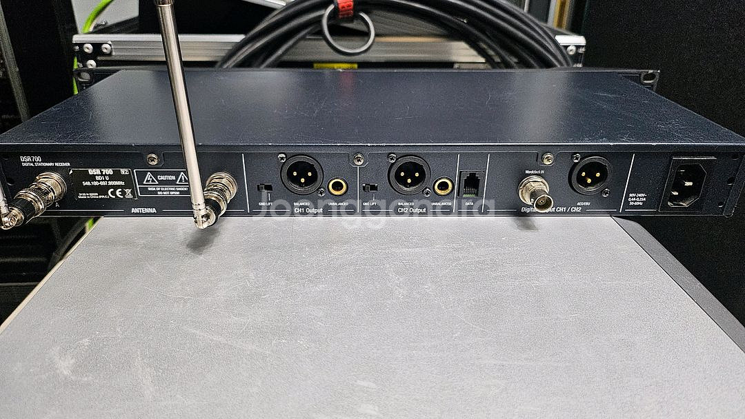 AKG DSR700V2+DHT700무선마이크외--0