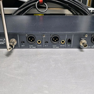 AKG DSR700V2+DHT700무선마이크외