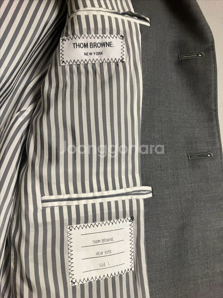 톰브 수트 및 체크셔츠 1사이즈--1