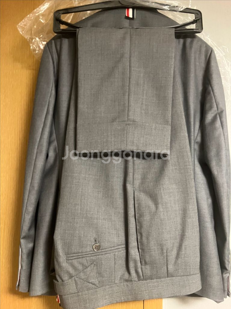 톰브 수트 및 체크셔츠 1사이즈--2