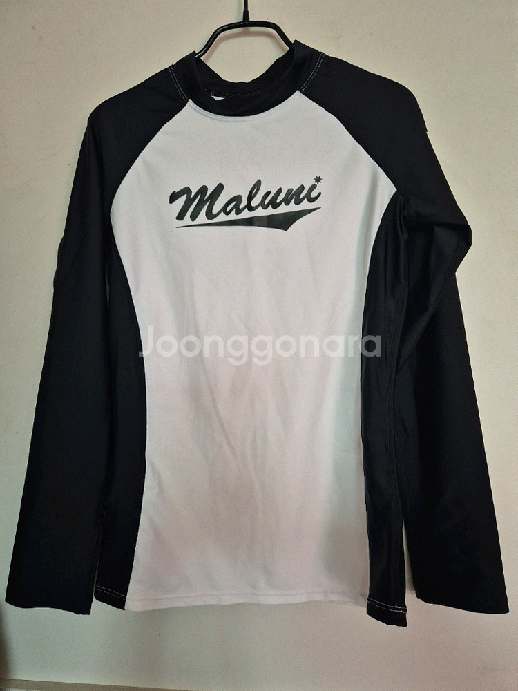 Maluni 래쉬가드 M 사이즈 블랙 화이트--0
