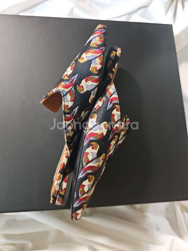 [37] 앤아더스토리즈 자수 패턴 자카드 뮬 슬리퍼--7