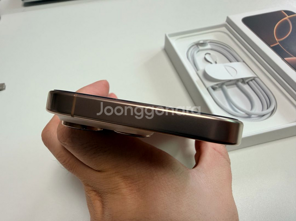 iPhone 16 Pro 데저트 골드 512gb 판매합--3