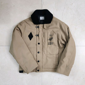 알레그리 아카이브 데크 점퍼 베이지