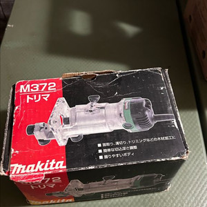 마끼다 트리머 m372