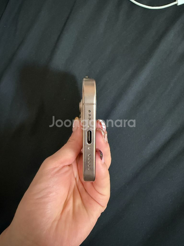 아이폰16프로 256GB 데저트 애케플 판매합니다.--4