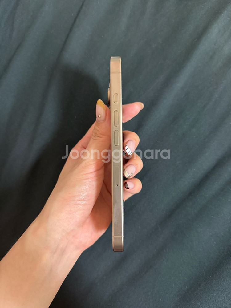 아이폰16프로 256GB 데저트 애케플 판매합니다.--3