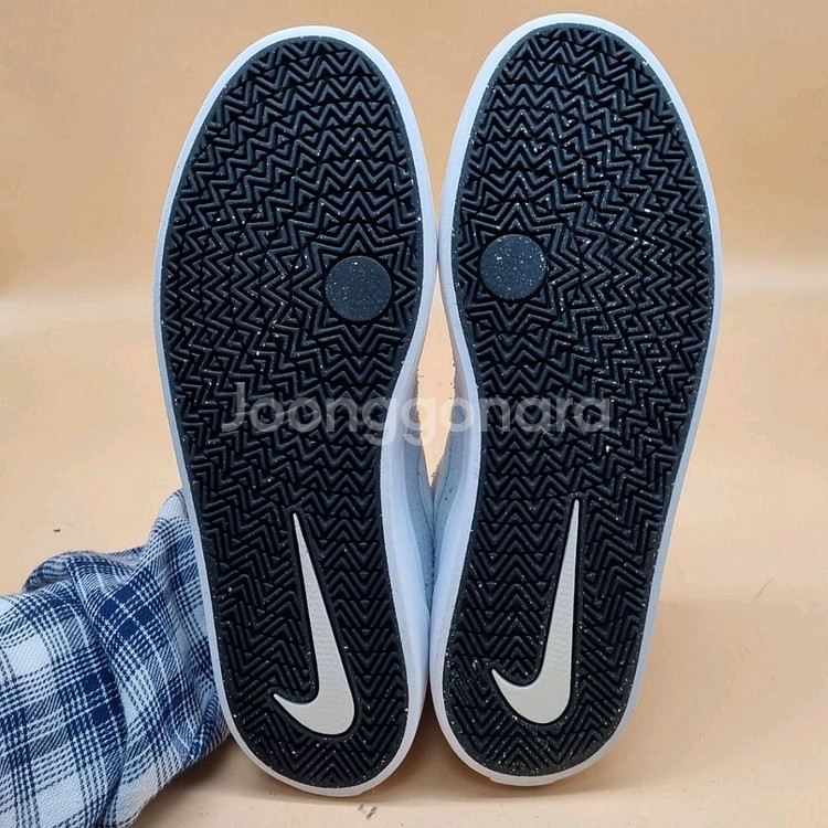 나이키 SB 체크솔라소프트 남성 스니커즈 265--3