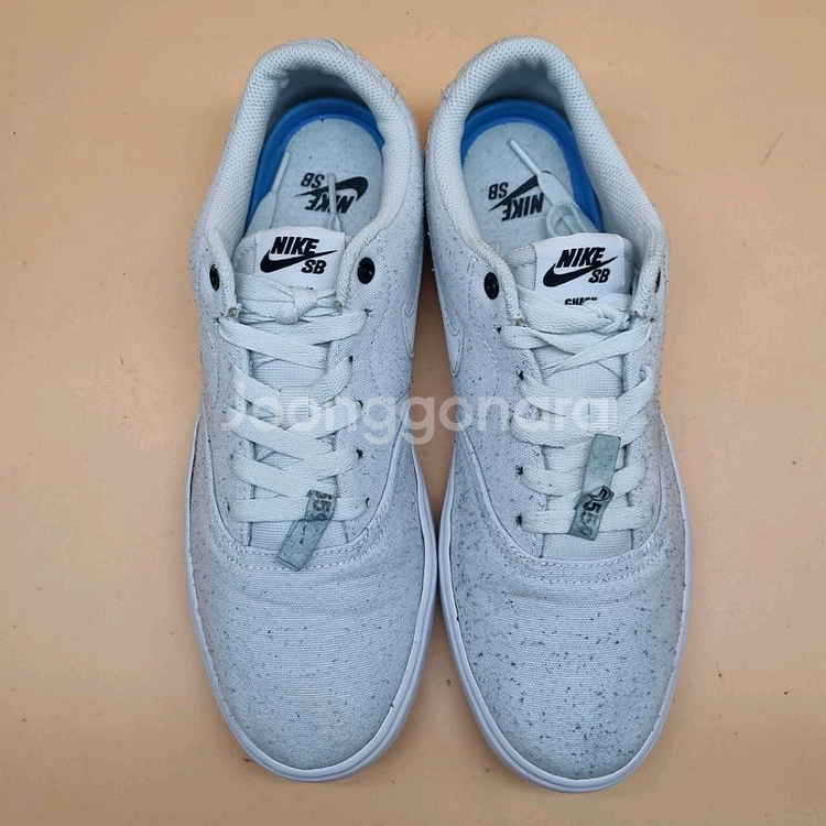 나이키 SB 체크솔라소프트 남성 스니커즈 265--1