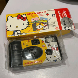 티레이즈 헬로키티 일회용 필름카메라