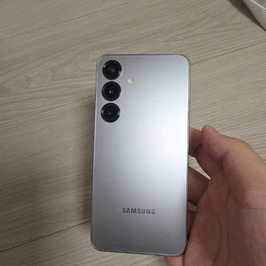 갤럭시s25 실버 256팝니다.