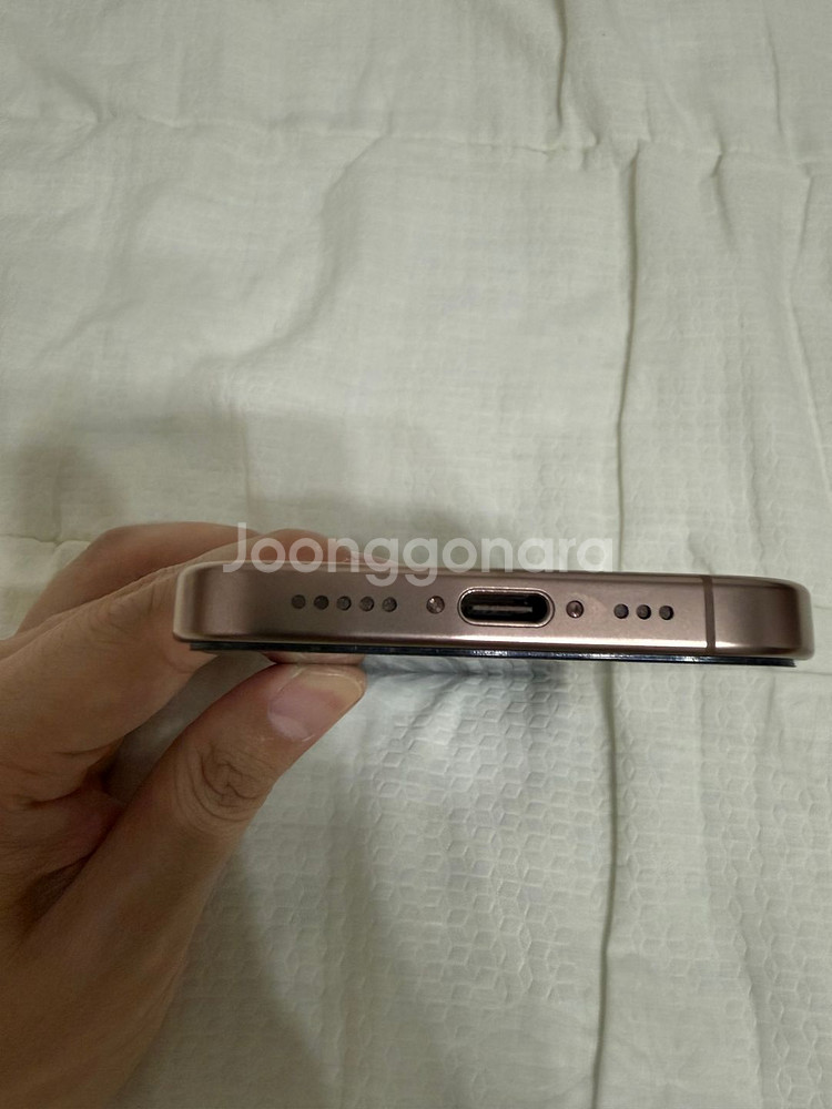 아이폰 16프로 256gb 데저트 티타늄 자급제 팔아요--5