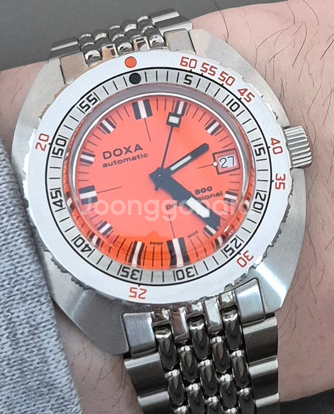 doxa sub 300 브레이슬릿 모델 팝니다--0