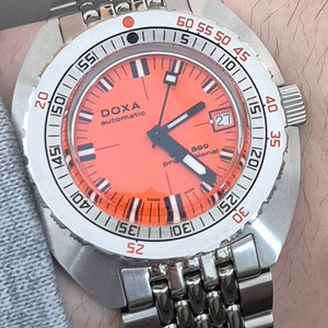 doxa sub 300 브레이슬릿 모델 팝니다